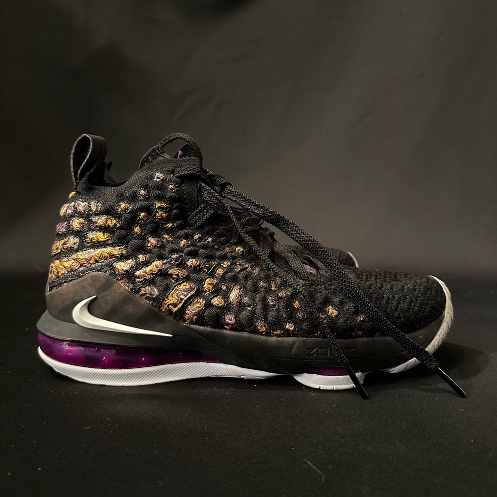 Nike shoes no box
